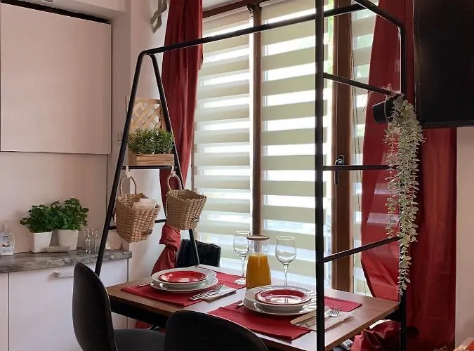 The-point Lovely In Center Of Bukarest